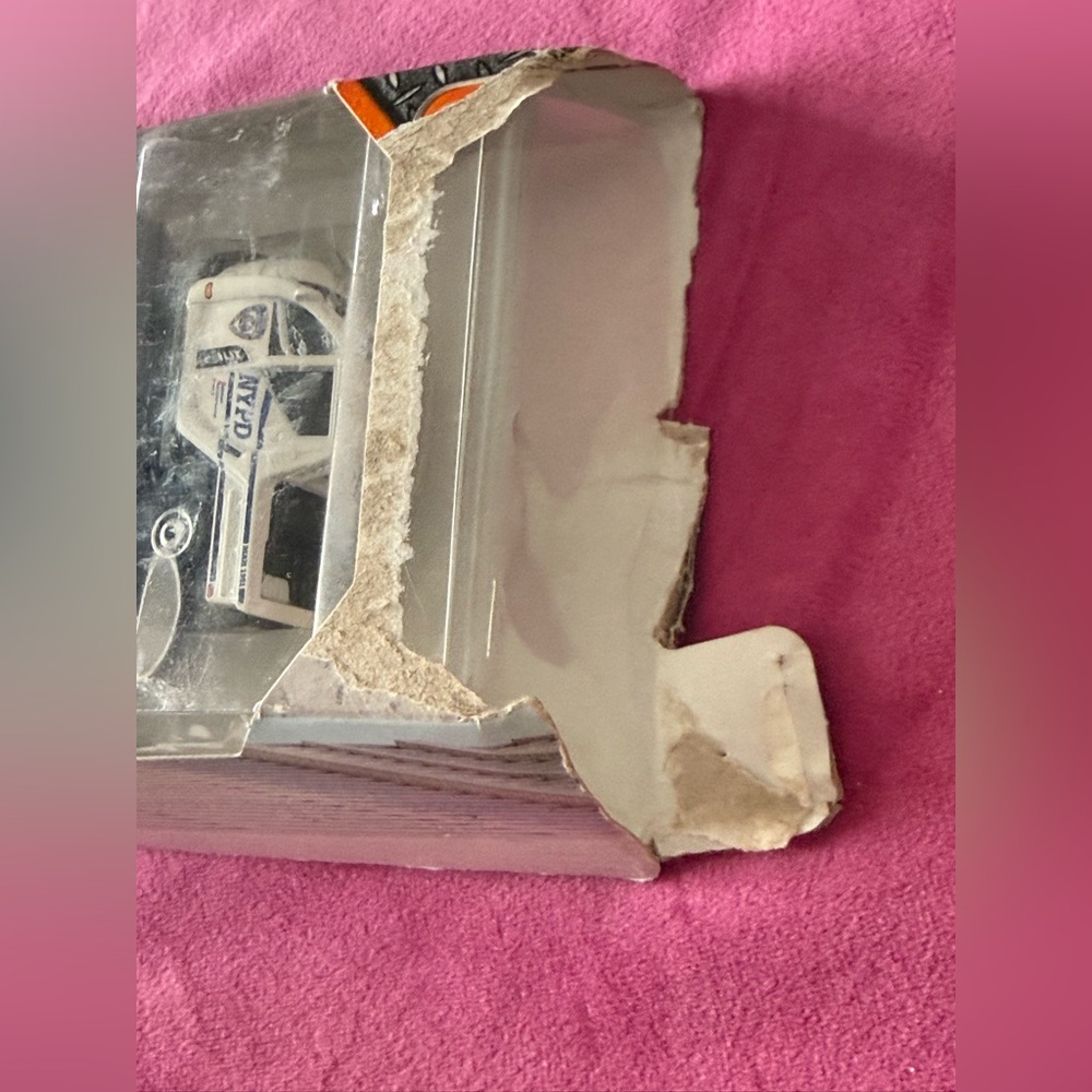 Mattel NYPD Die-Cast Police Vehicle 5-Pack - White and Black - Picture 3 of 5